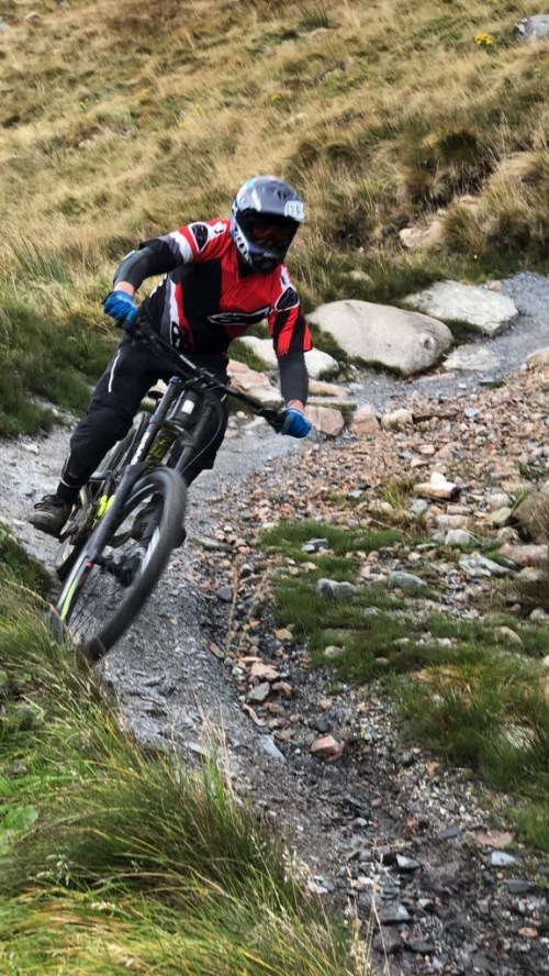 31a98dac-3049-4b45-91bf-de8fe04dd7d3 2