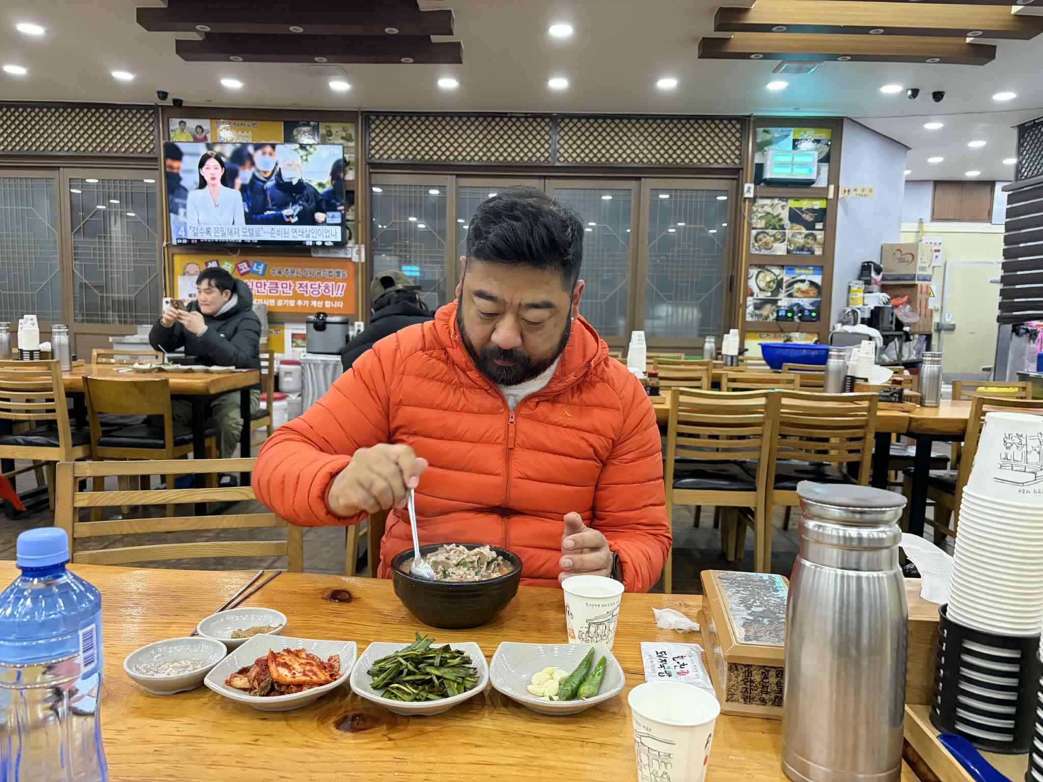 Jin 24 hour pork soup shop